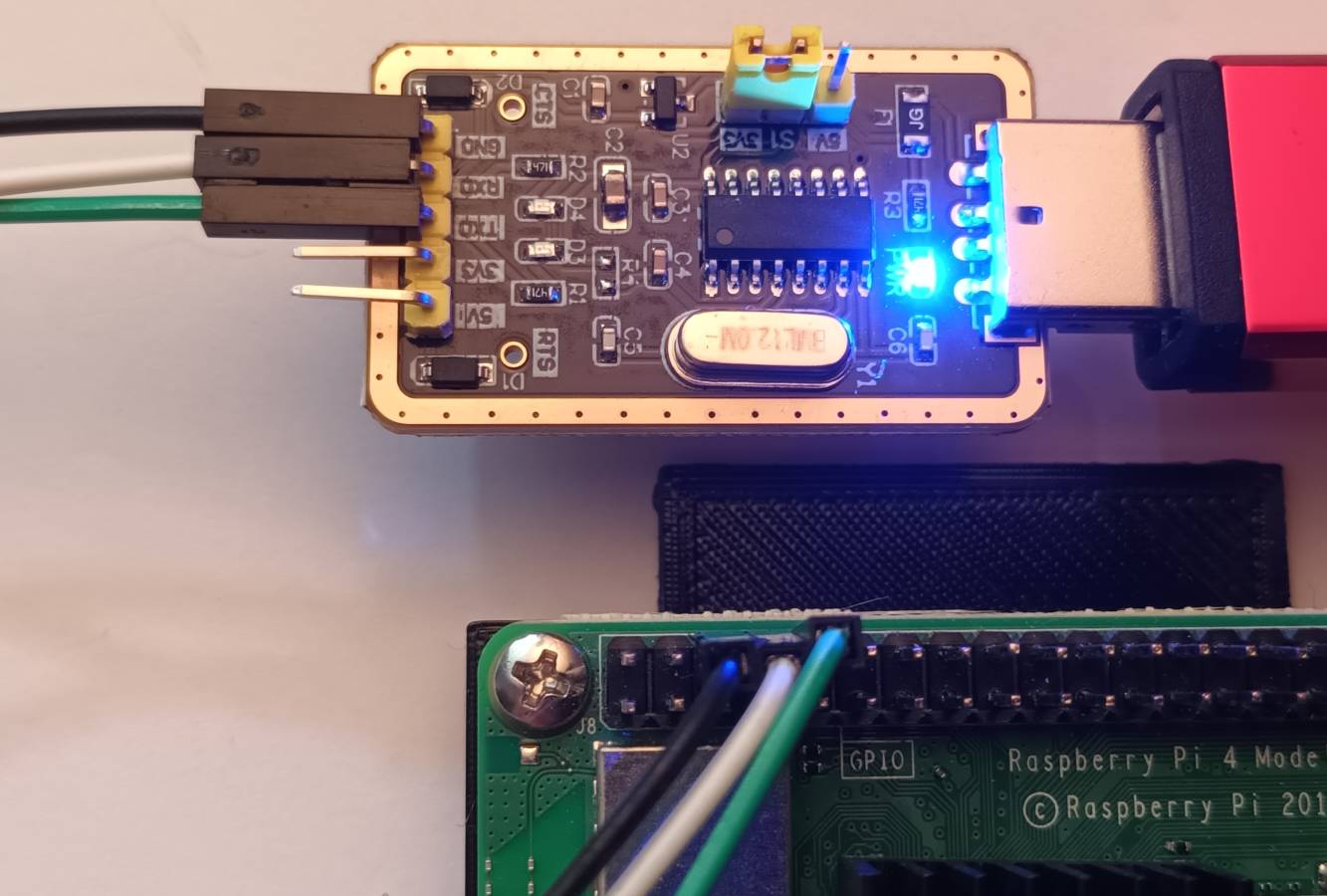 A CH340G base UART adapter with 3.3 V selected.
